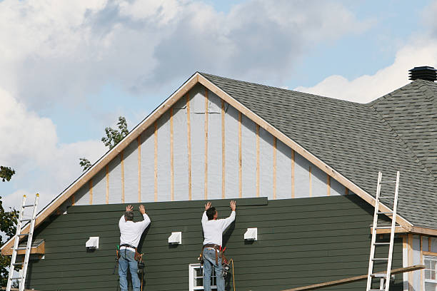 Professional Siding Installation technician working in Jamestown, KY